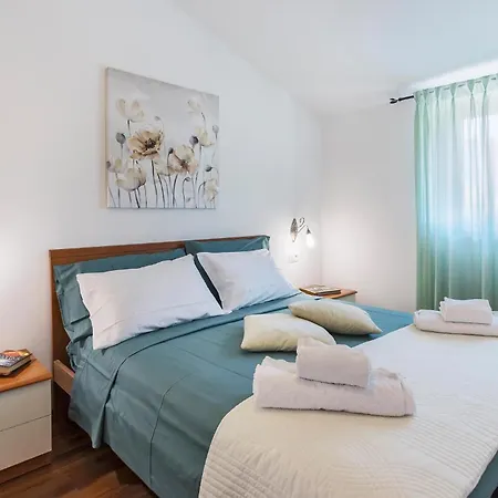 Lovely In With Wifi Apartment Pula